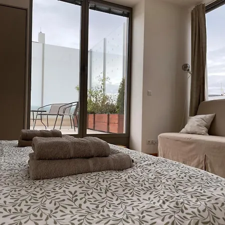 Modern Rooftop - Terrace, Coffee, Wifi Apartment *