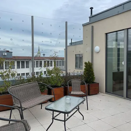 Modern Rooftop - Terrace, Coffee, Wifi *